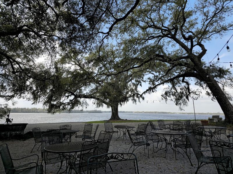 Café Jefferson At Rip Van Winkle Gardens