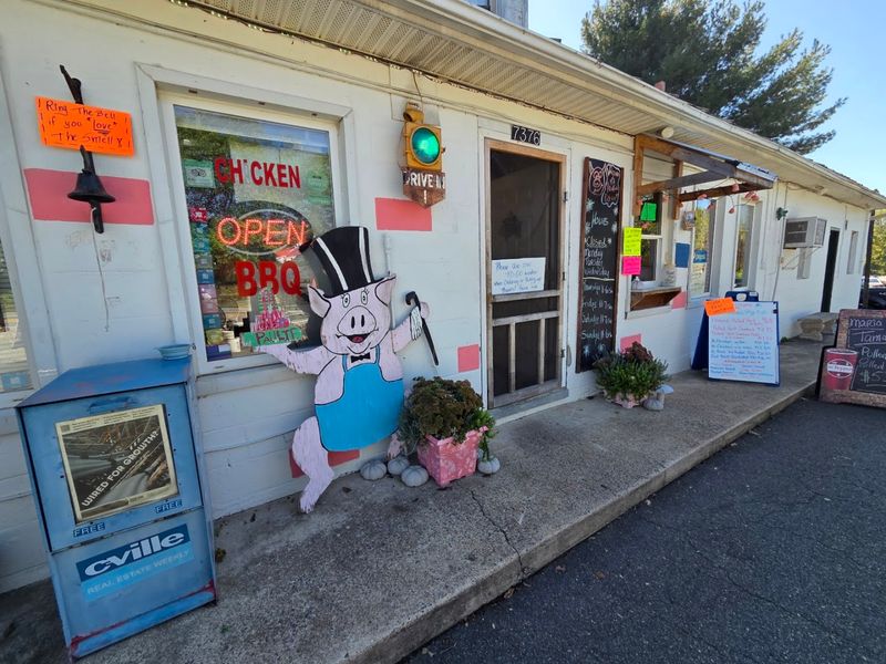 Paulie’s Pig Out
