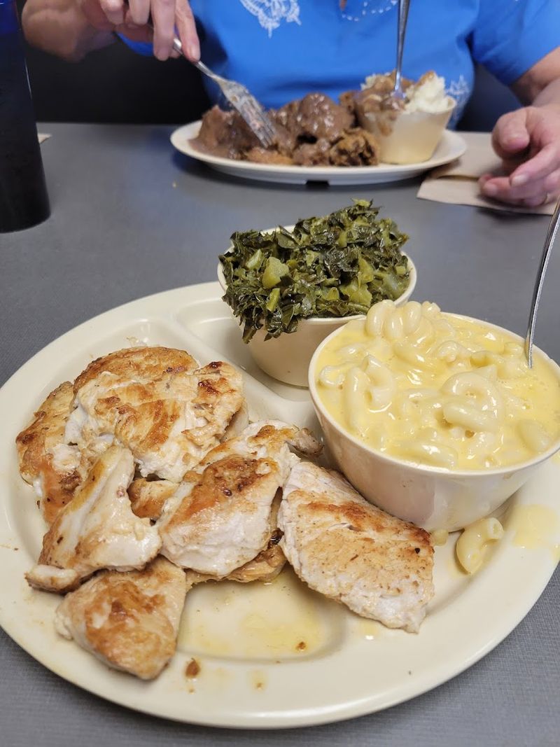 Country Plates Still Carry The Southern Lunch Story
