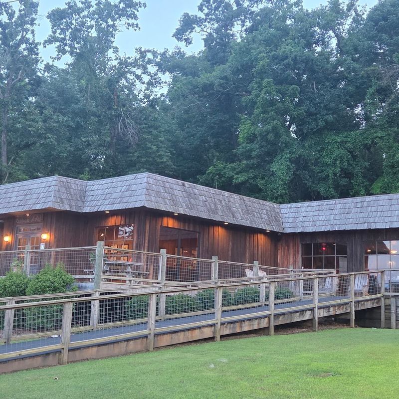 Hagy's Catfish Hotel