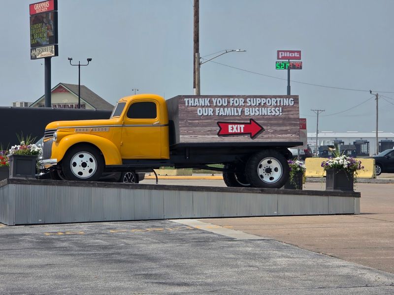 A Museum That Celebrates Trucking History