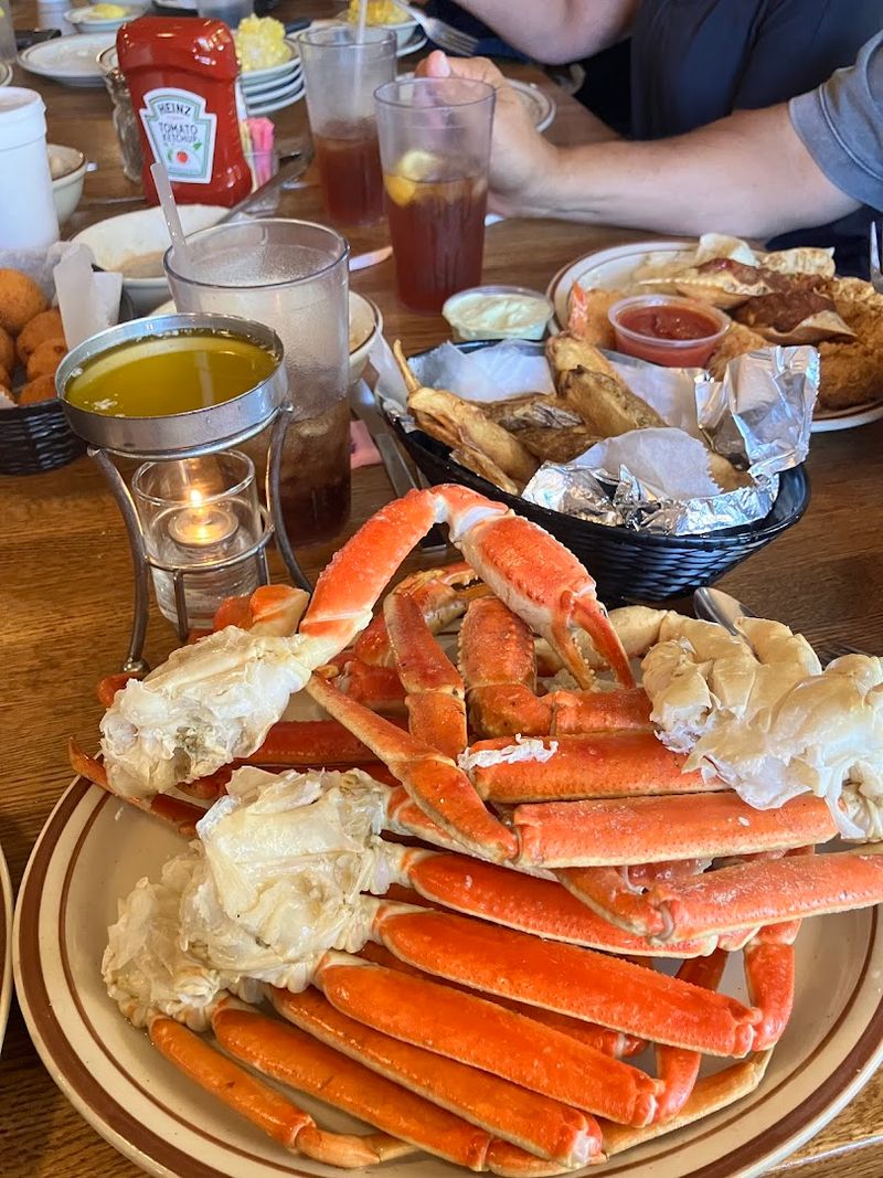 All-You-Can-Eat Crab Legs That Draw Crowds From Miles Away