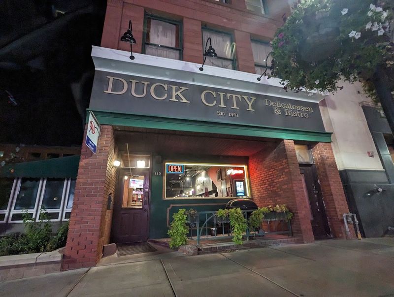 Duck City Bistro, Davenport