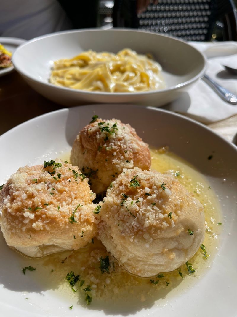 Garlic Rolls Make Saving Room Nearly Impossible