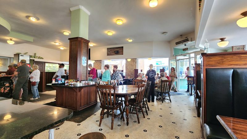Pearl's Diner 