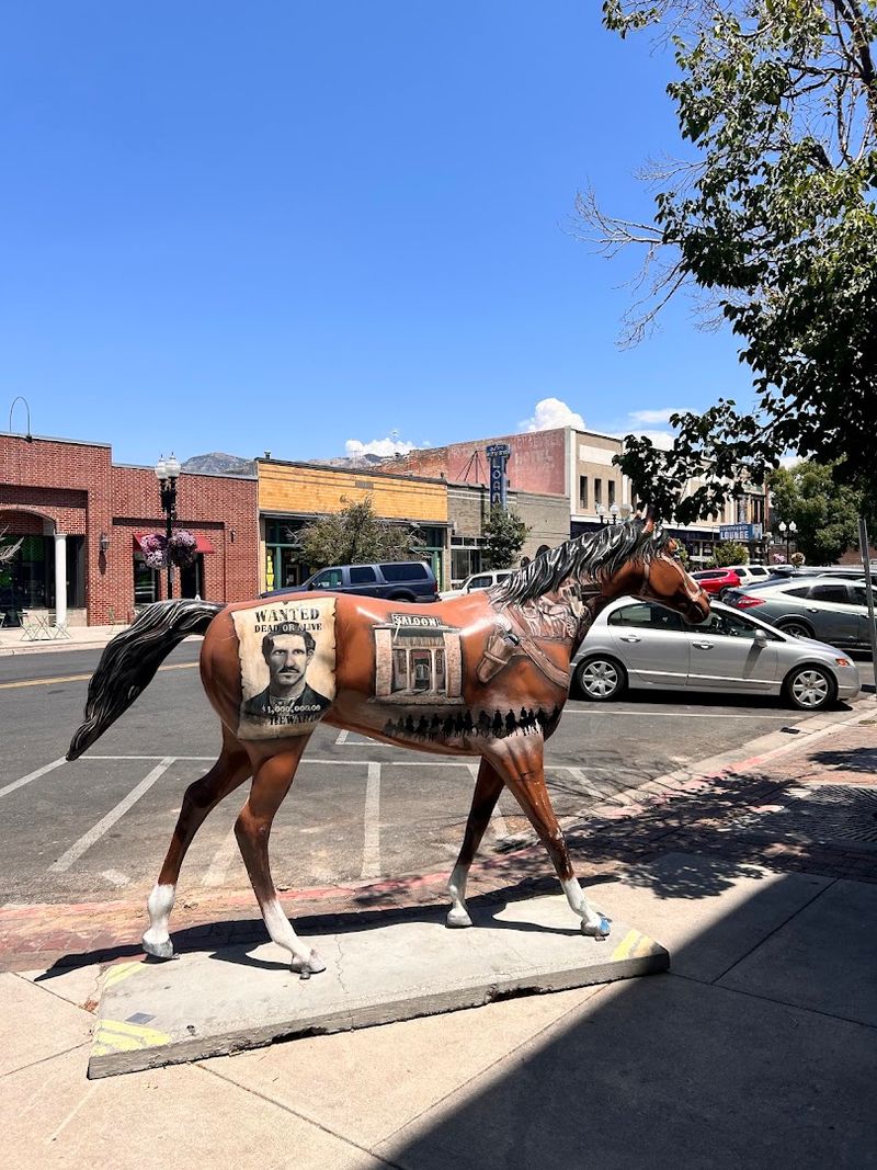 The Art Scene That Quietly Took Over the Neighborhood
