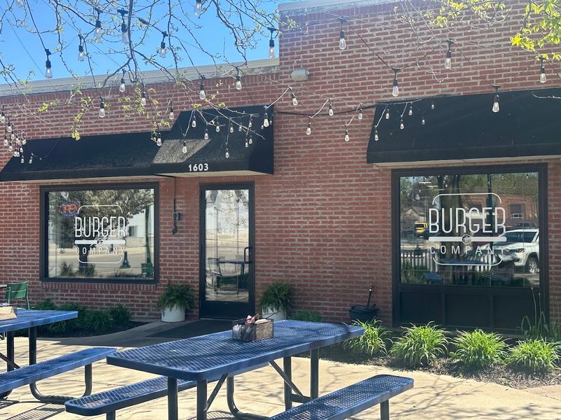 Burger & Company, Spirit Lake