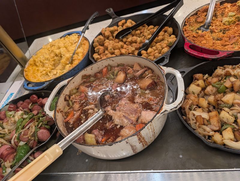 Southern Favorites Keep The Hot Bar Busy