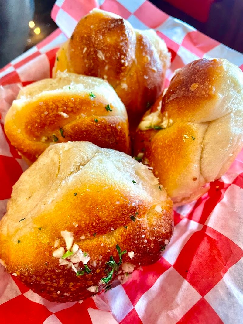 The Garlic Knots Set Up The Red-Sauce Mood