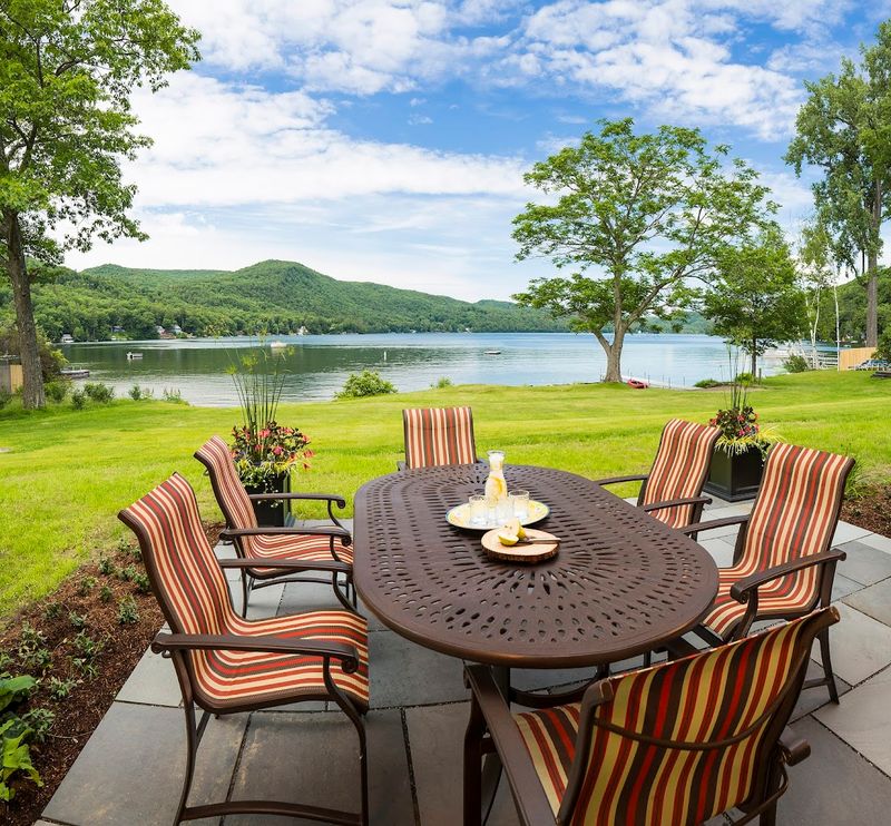 Lakeside Dining Room At Lake Morey Resort