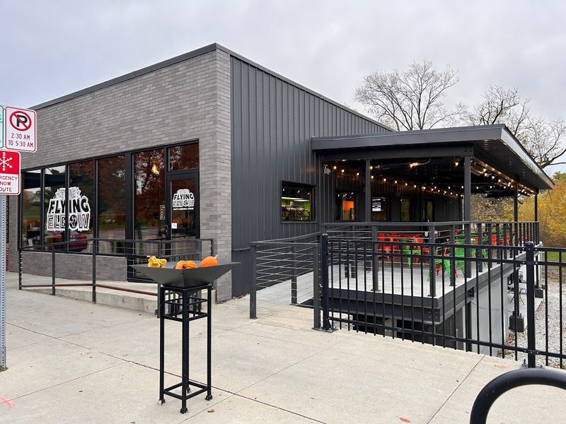 The Flying Elbow, Marshalltown
