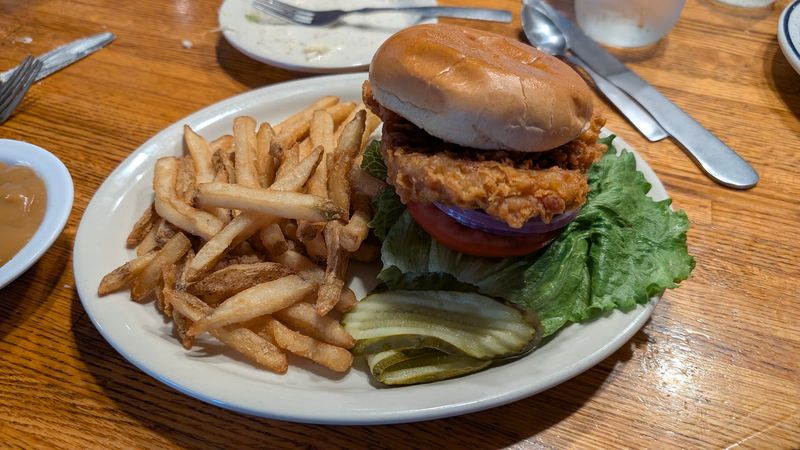 Fried Chicken and Comfort Plates Worth Slowing Down For