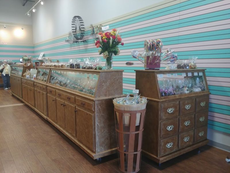 Why The Farris Wheel Candy Co. Keeps People Coming Back