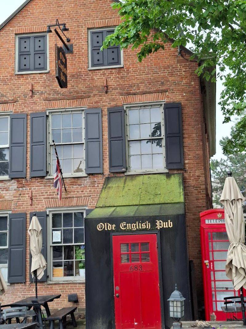 A 1730s Brick Building Gives The Meal Its Backstory