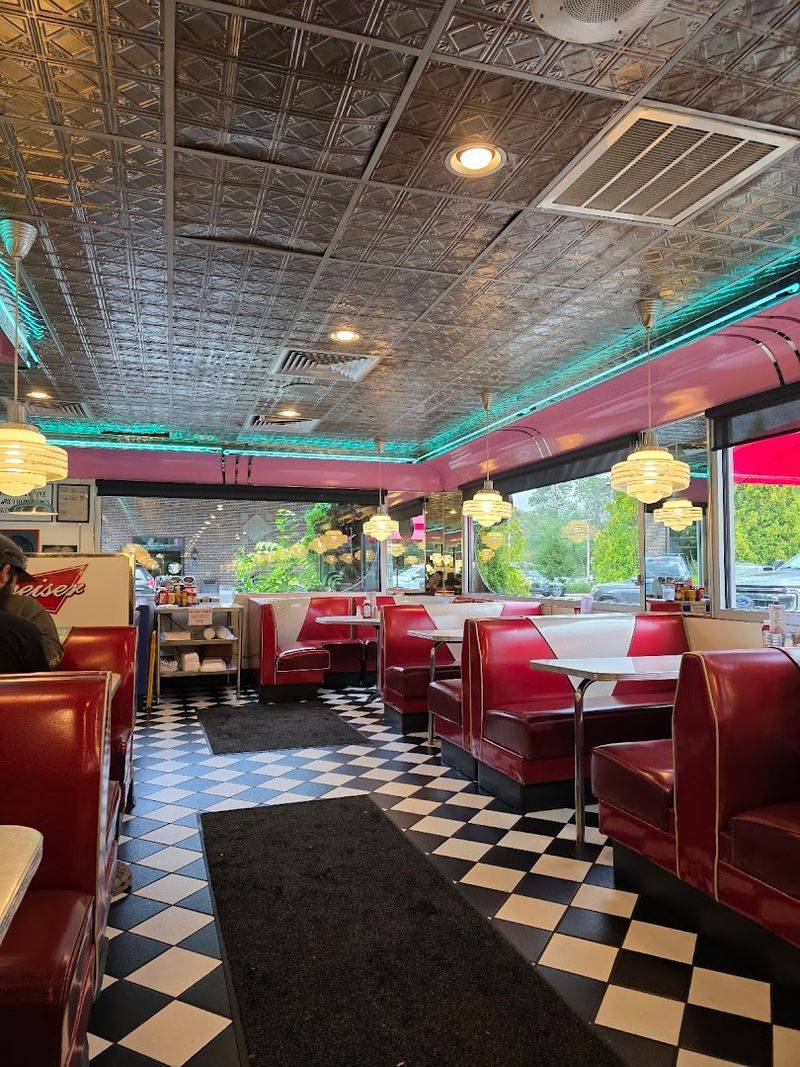Troy's 105 Diner