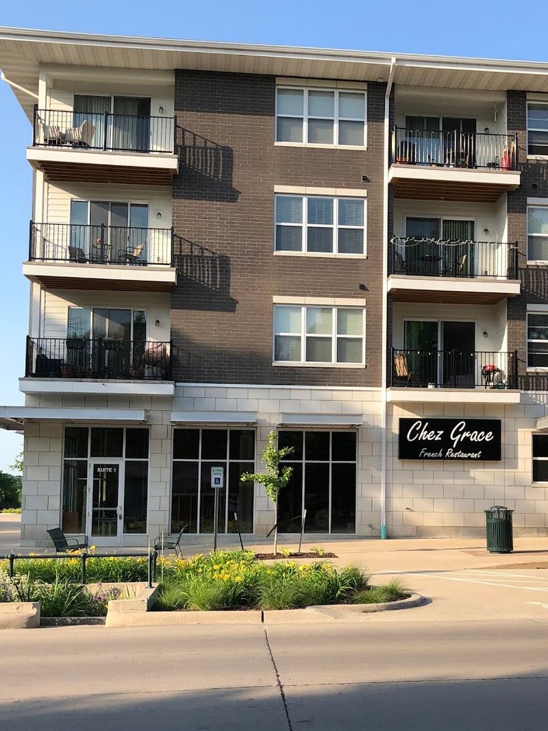 Chez Grace, Coralville