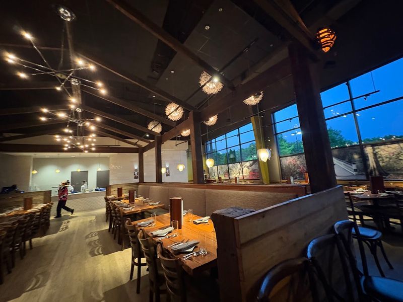 River House Restaurant & Raw Bar