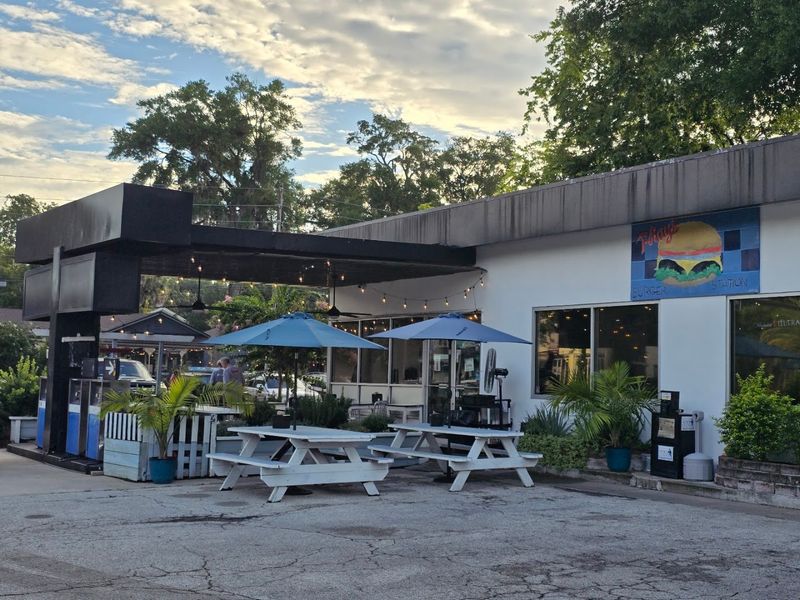 T-Ray's Burger Station