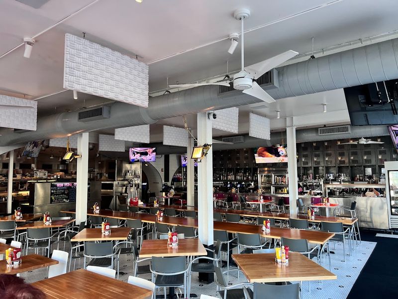 This Retro Florida Diner Has Thought Big Since 1996