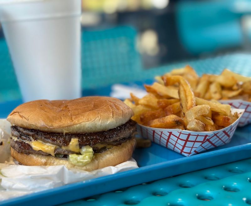 Freshly Ground Beef Keeps The Burgers Proudly Old-School