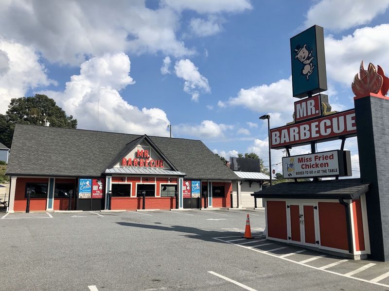 Two Brothers Put Lexington-Style Barbecue On Peters Creek Parkway