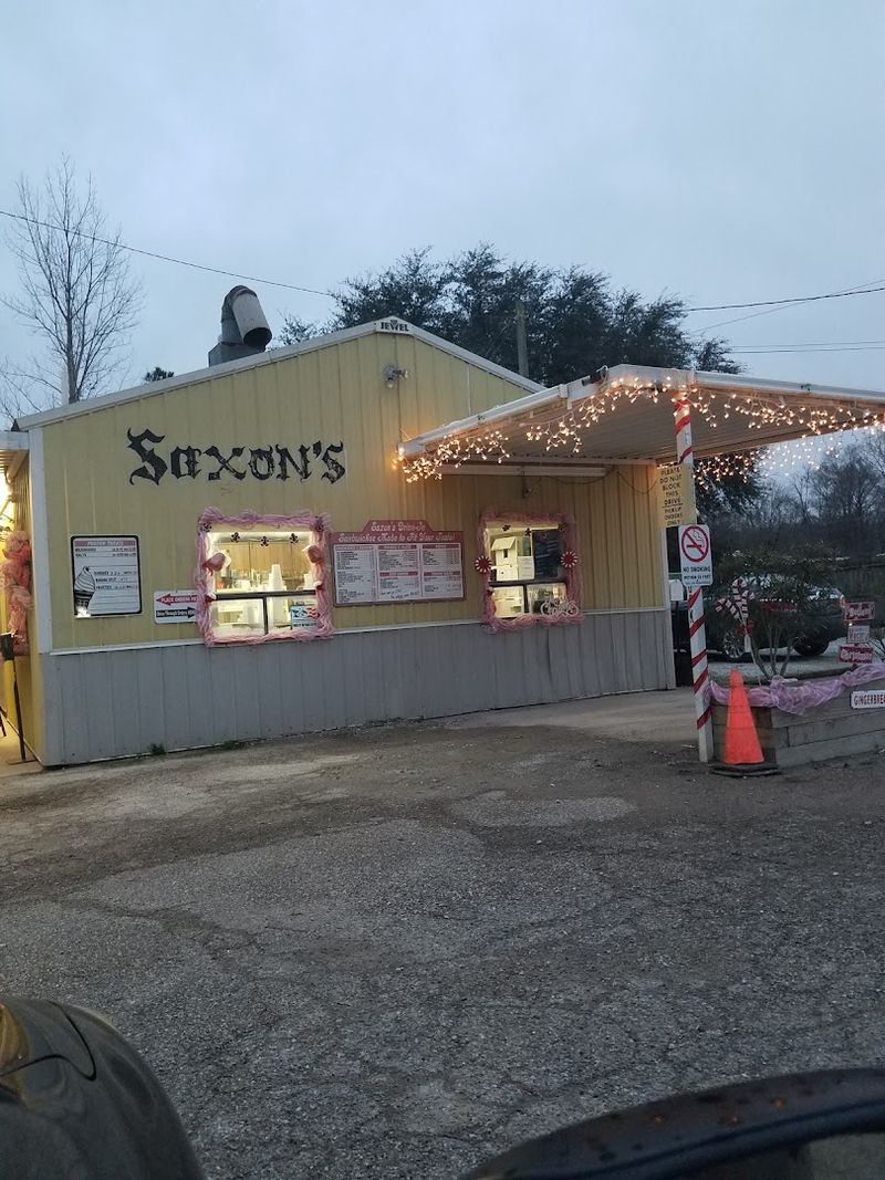 The Houston Drive-In Where Barbecue Still Gets A Crowd