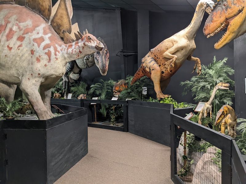 Famous Dinosaurs Share The Spotlight