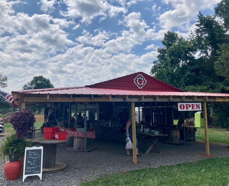This Farm Stand's Corn Is Worth Rearranging Your Whole Trip For