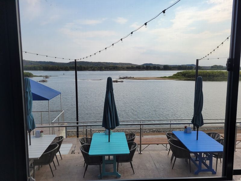 Off Shore Grill