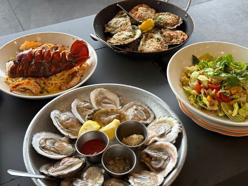 Pier 6 Seafood & Oyster House