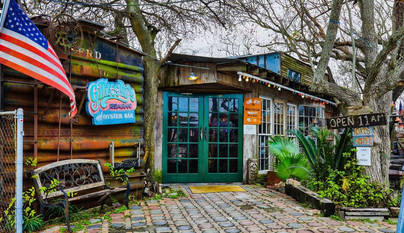 Gilhooley's Restaurant And Oyster Bar 