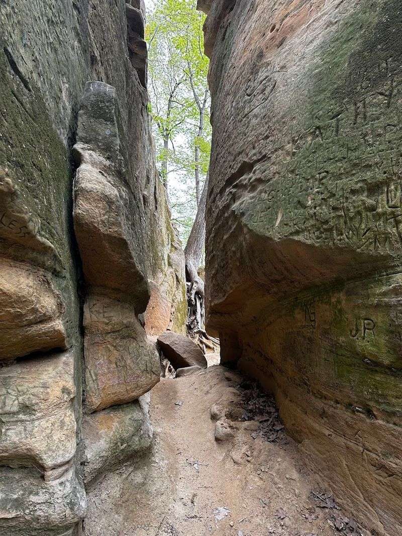 Devil's Punch Bowl And Fat Man's Squeeze