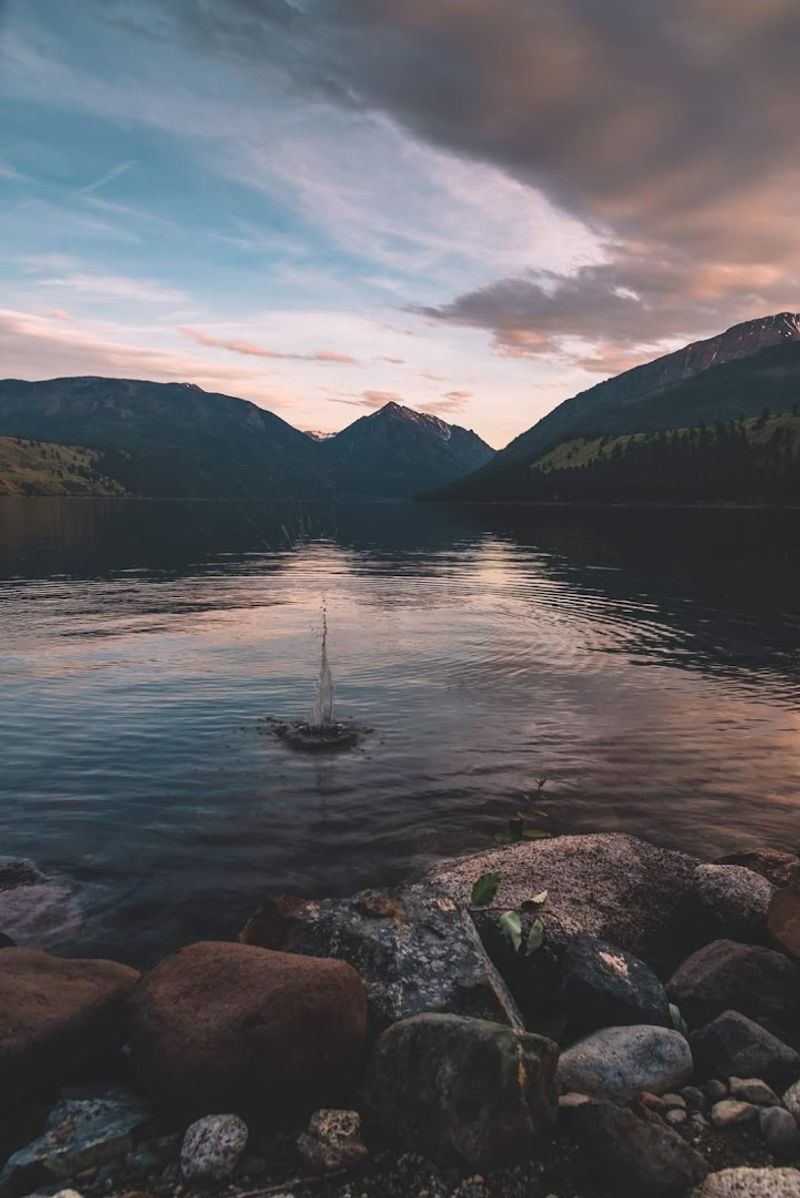 Camping Under Stars With No Signal Required