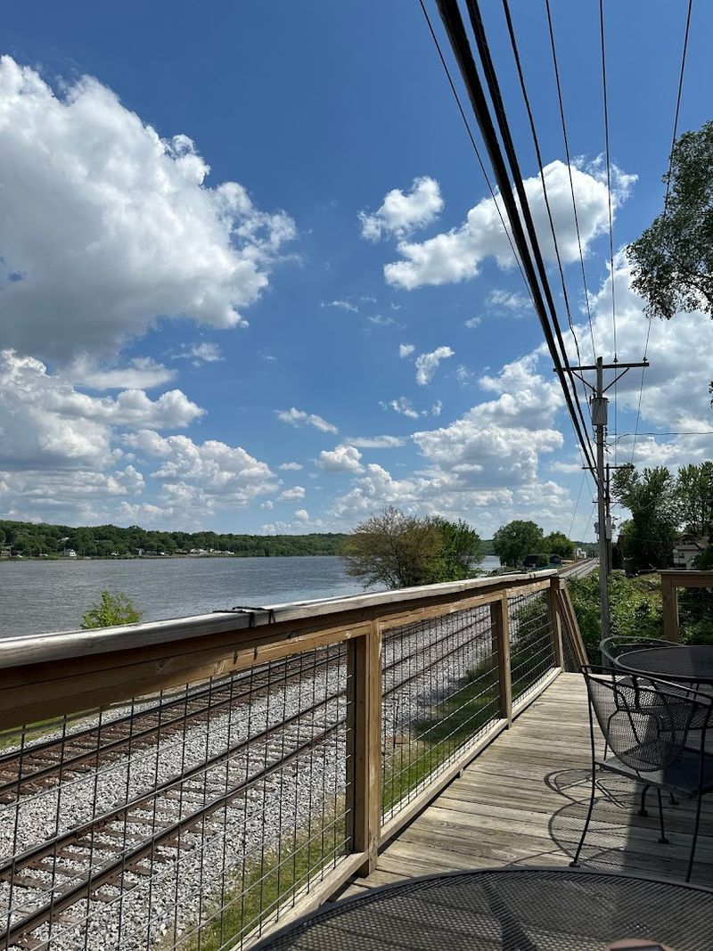 Riverview Roadhouse Grill