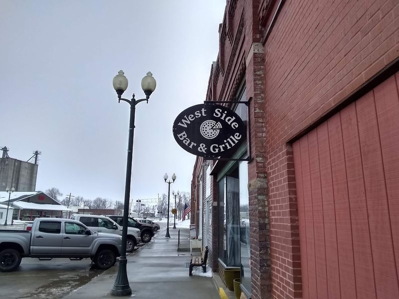West Side Bar and Grille, Earlham