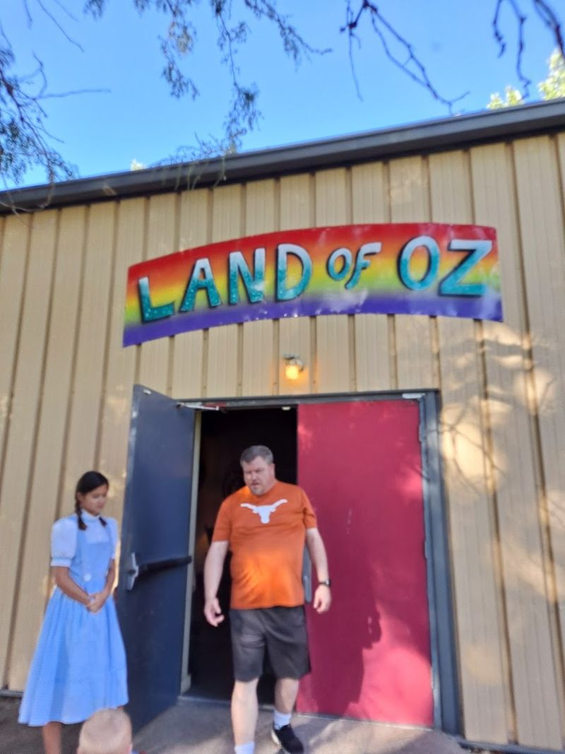 The Dorothy Tour Guide Experience