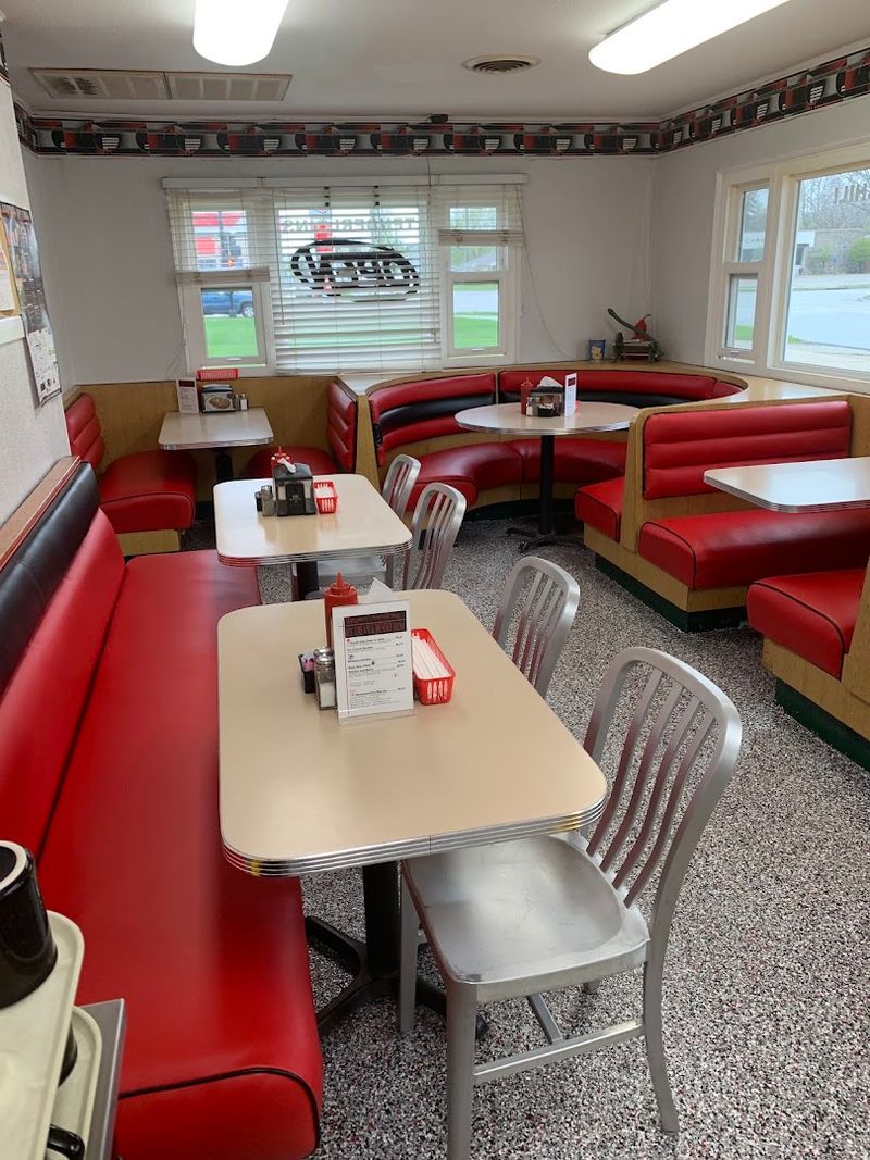 Montgomery's Sandwich Shop, Grinnell
