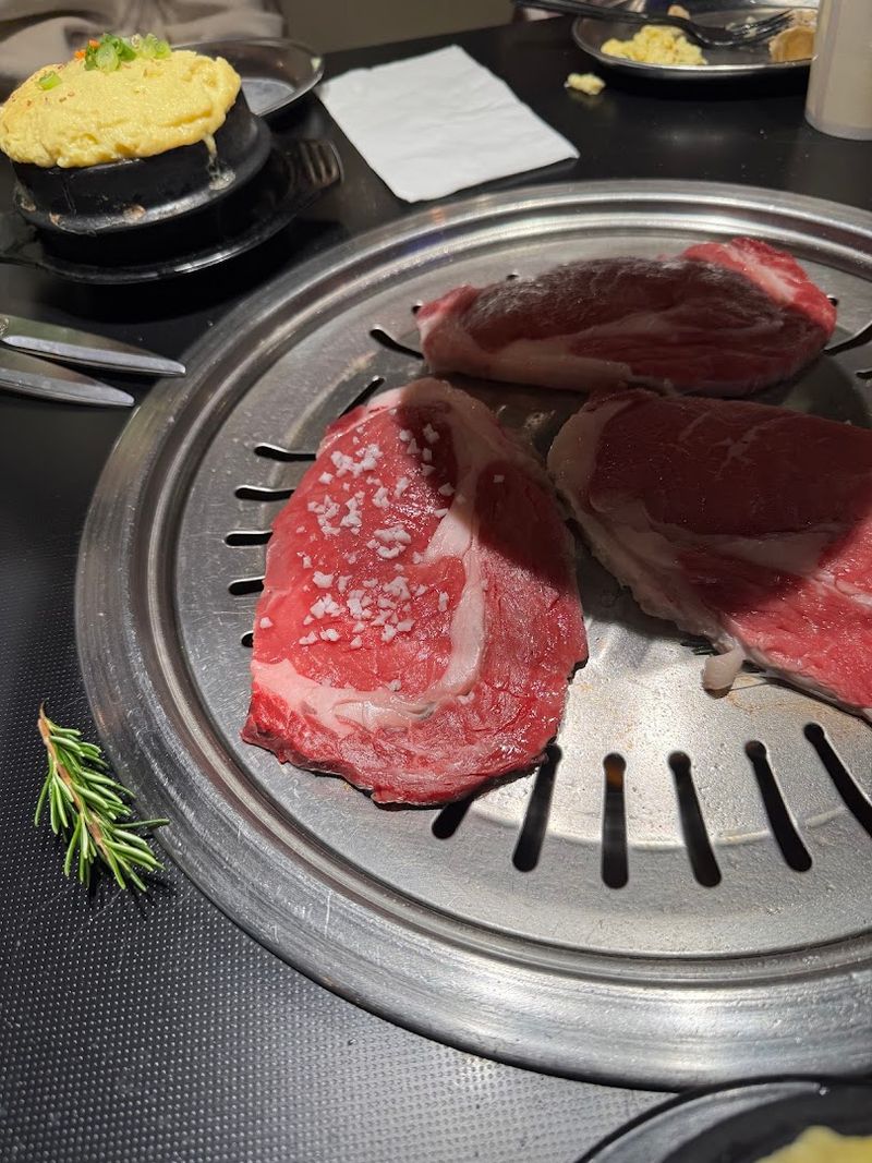 The All-You-Can-Eat Setup That Actually Delivers On Its Promise