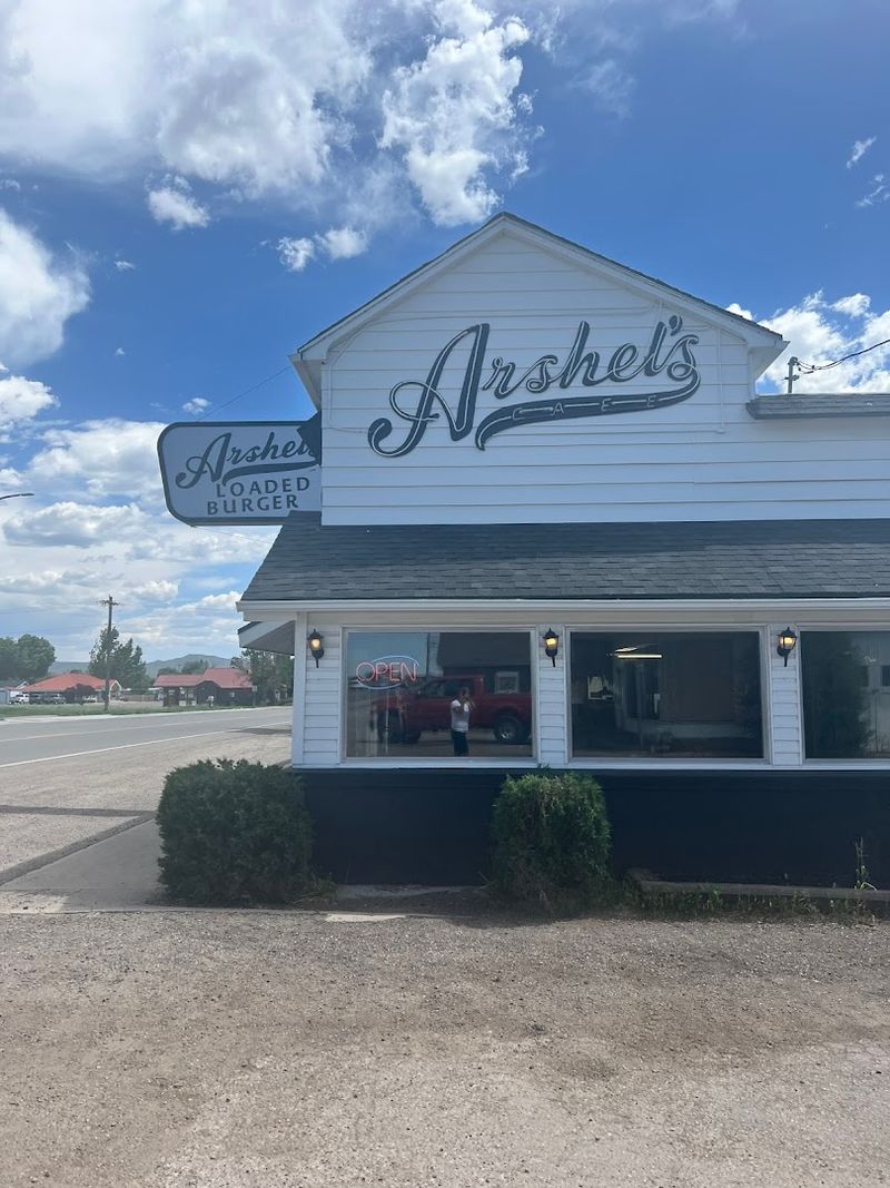 Arshel's Cafe: The Local Gem That Keeps Pulling People Back