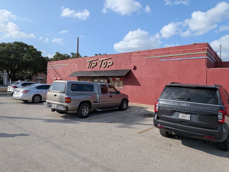 DeWese's Tip Top Cafe