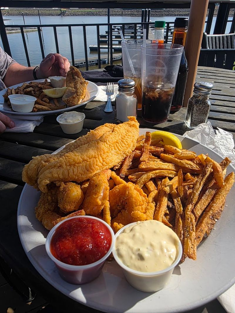 Catfish Charlie's