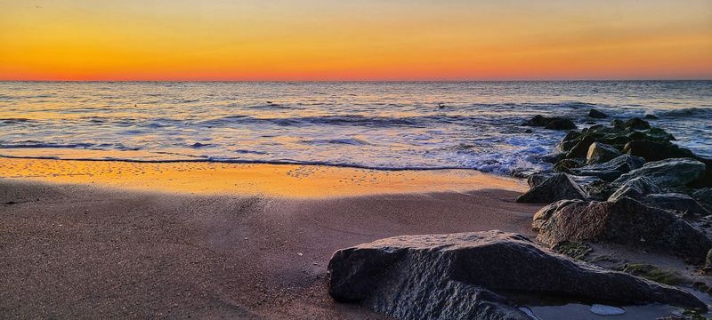 More Than Four Miles Of Sand Make Crowds Work Harder