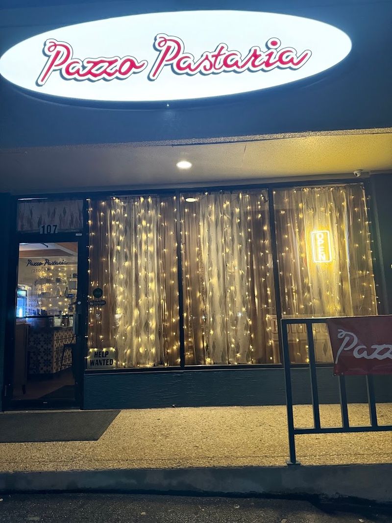 Pazzo Pastaria