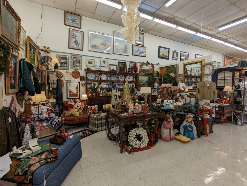 Glenwood Antique Mall, Overland Park, KS