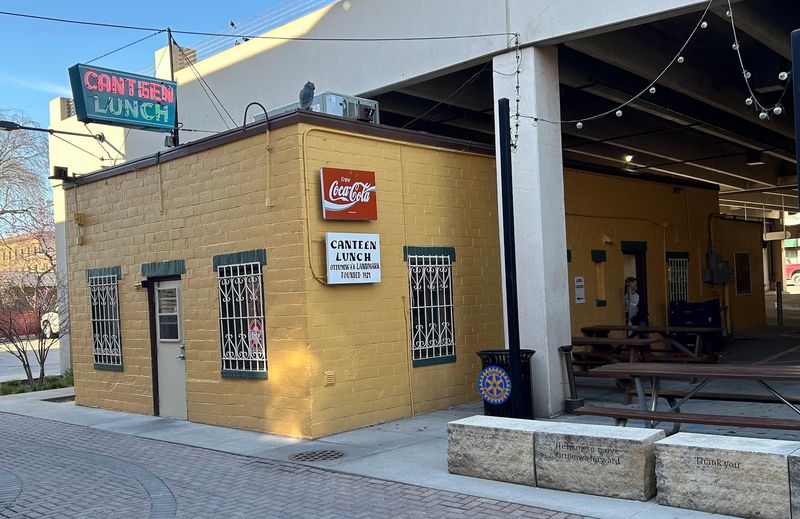 Canteen Lunch In The Alley, Ottumwa