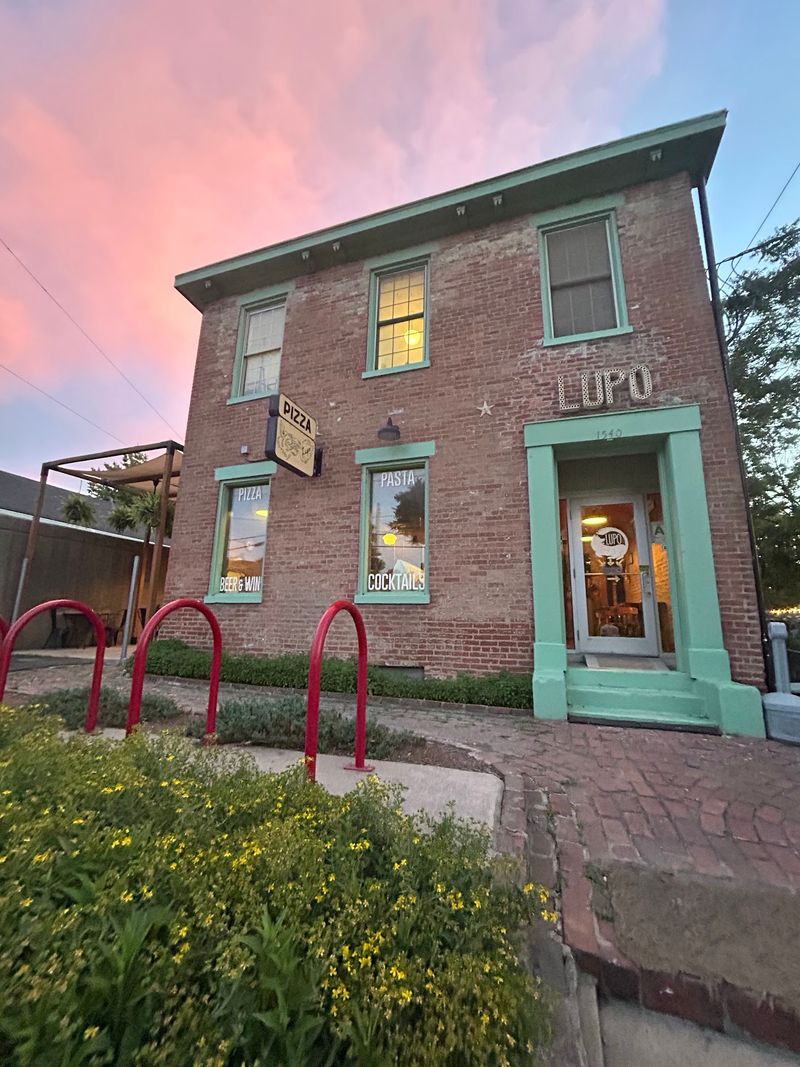 Pizza Lupo