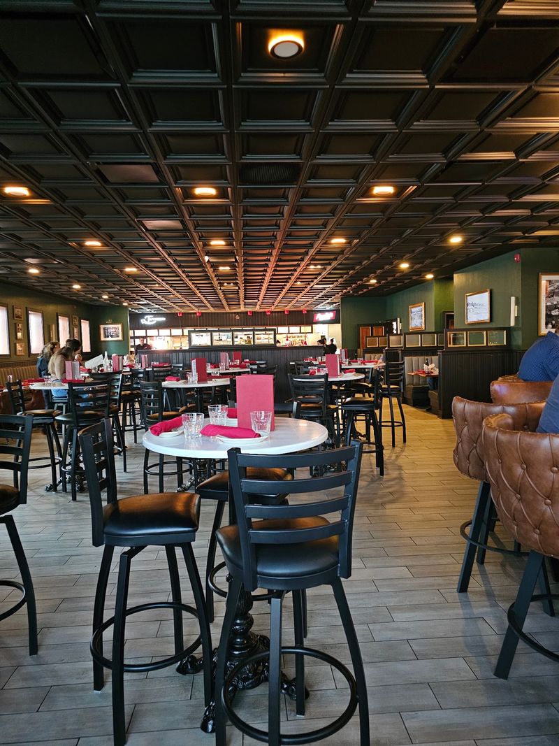 Paulie's Fine Italian