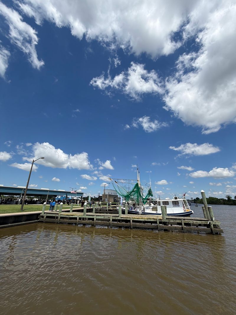 Delcambre Seafood & Farmers Market