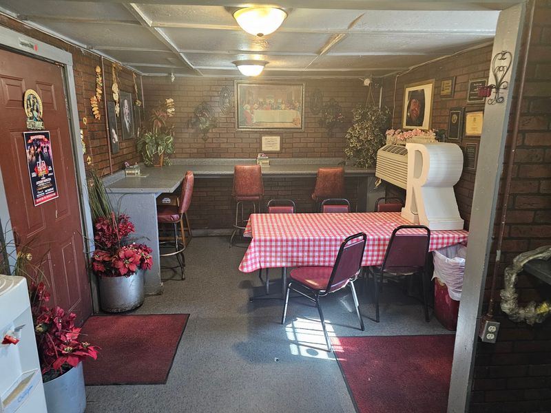Ms R's Cafe