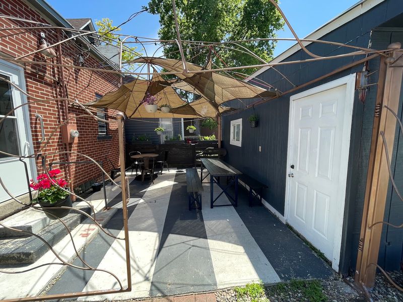 Outdoor Seating And Easy Parking